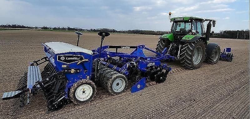 Landstal Kurzscheiben-Egge ATS mit Hitch für Drillmaschine 3m und Fahrwerk