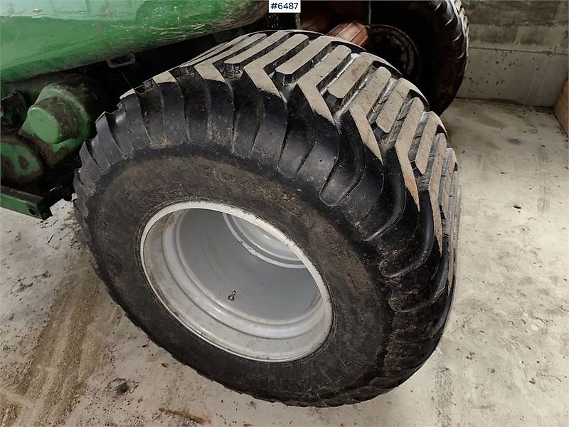 McHale F5600 Pluss m/ Camless Pick-Up og 710 Dekk.