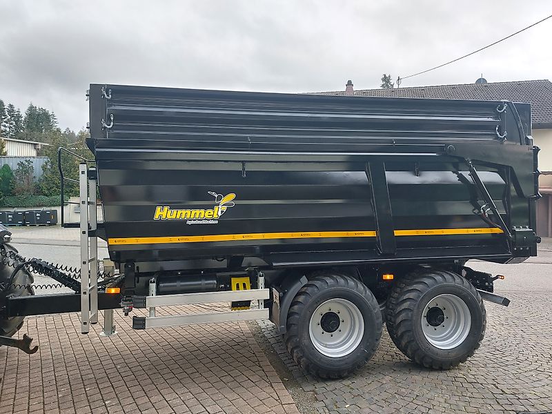 Hummel 15 Muldenkipper Häckselwagen