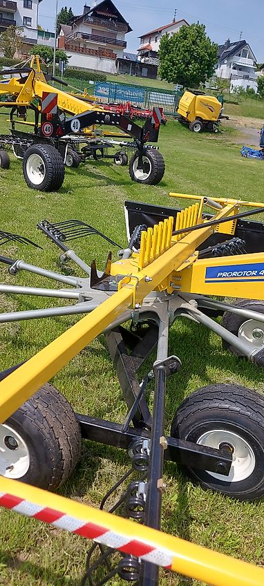 New Holland Schwader / Seitenschwader PROROTOR 450 #New Holland