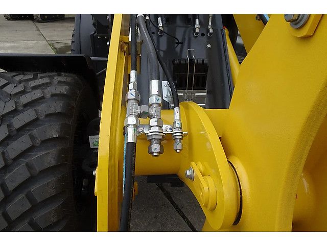 Komatsu WA80M Wielader Shovel