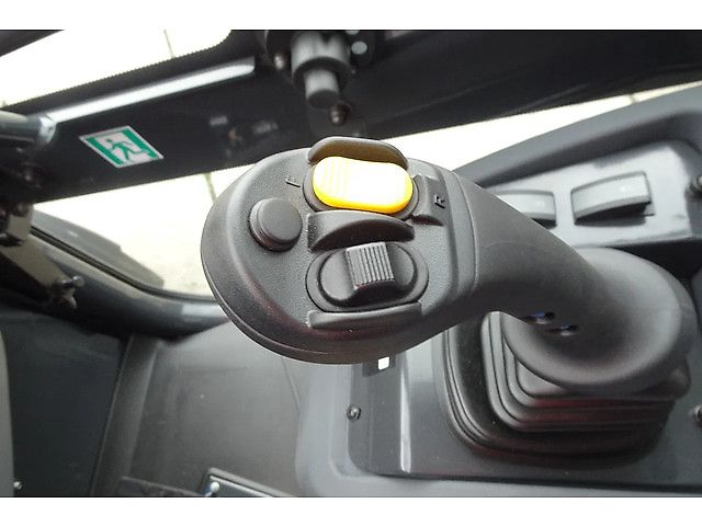 Komatsu WA80M Wielader Shovel