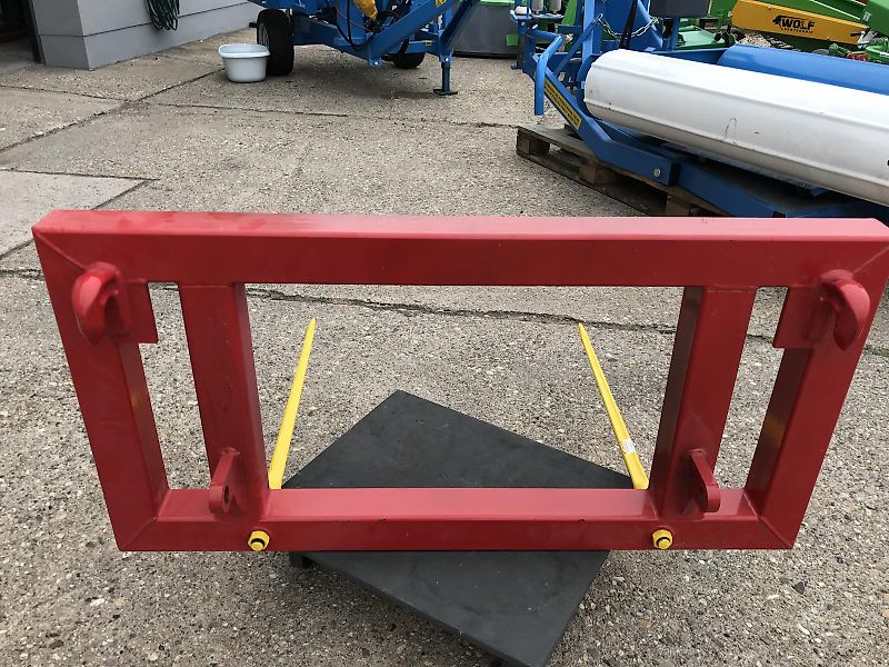 Metal-Technik Ballengabel | Ballenspieß | EURO-Aufnahme