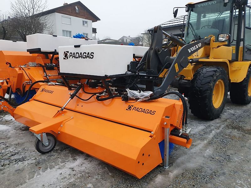 PADAGAS FOX H Kehrmaschine Hoflader Radlader Traktor
