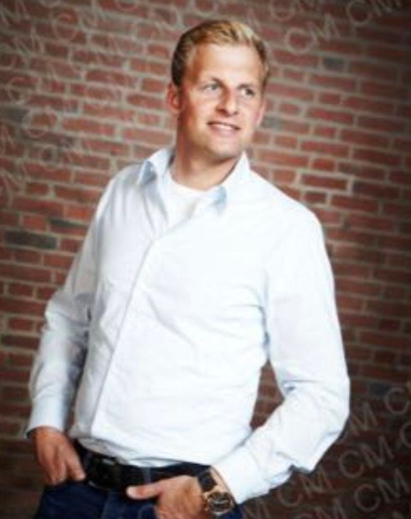 Persona de contacto Sr. Frederic Extra